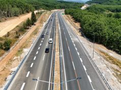 Излета кола од автопатот Охрид – Кичево, повреден е Охриѓанец