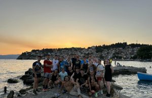 “Lychnid running society” ве поканвит на трчање со новогодишни капи