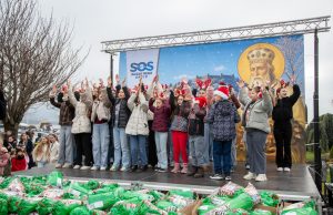 Поделени преку 3500 новогодишни пакетчиња на деца Охриѓанчиња